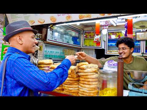 Loved The Khoa Dilpasand & Baked Dum Puri At This 75 Year Old Azeezia Bakery, Mysuru!