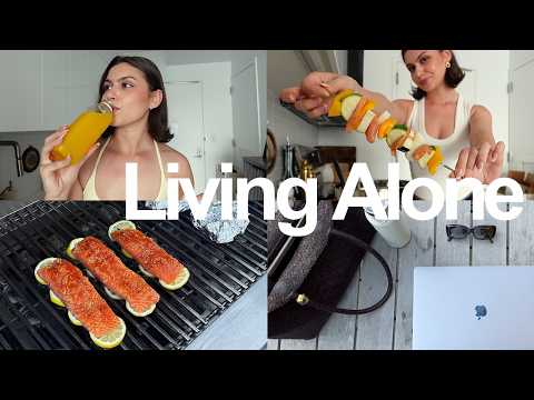 Living Alone Diaries | Cooking With Friends, Grad School & Trying New Products (nyc)
