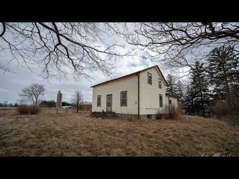 Alone Inside A Forgotten Abandoned House