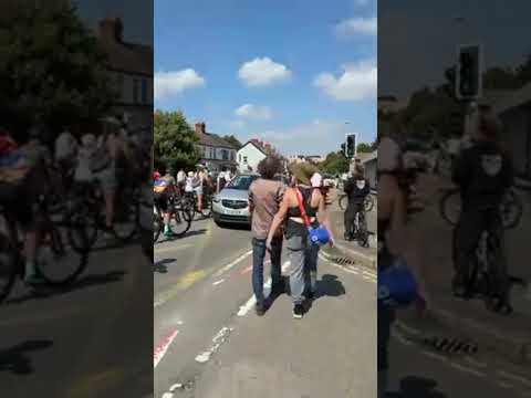 Drum And Bass On A Bike Take Over The Streets Of Cardiff! Epic 🎵🎶