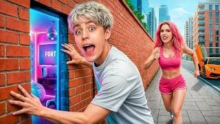 Я Построил Секретные Комнаты На Улице ! Нас Никогда Не Найдут !