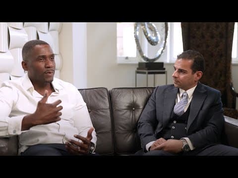 Operating On Peers - Dr. Hove And Dr. Bizrah Sharing A Lifelong Bond With Zeiss At Lisa Tri