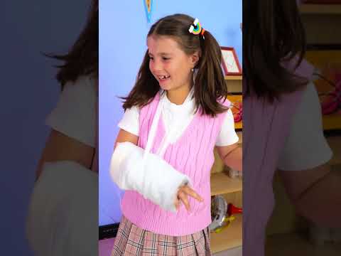 🎒 How Did She SNEAK SNACKS into CLASS? 🍬😲 Clever or CRAFTY? #shorts #kids