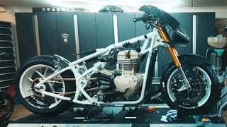 Turning This Blown Up Triumph Bobber Into An Insane Custom! 🤯