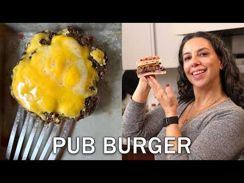 Pub Burger Deluxe With Cheddar, Onions And Special Sauce