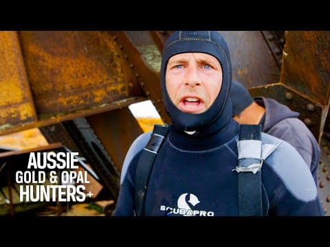 "little Gold Is Better Than No Gold!" Kris Kelly Mines Abandoned Dredge | Bering Sea Gold