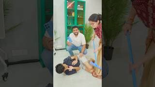 Chote ne Mummy ka Phone toda!