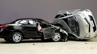 Toyota Corolla Vs. Toyota Yaris/vitz Diecast Crash Test – Epic Slow-motion Destruction 😮 Rp