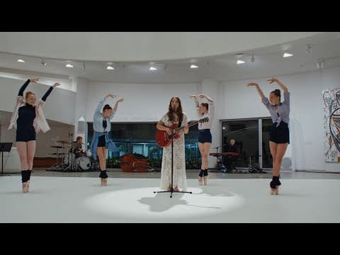 Laufey - Silver Lining (live From Guggenheim New York)