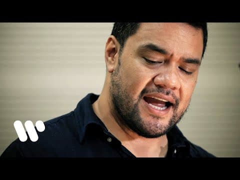 Pene Pati Sings 'o Sole Mio