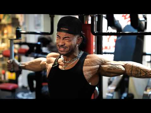 Trying Out & Rating Tokyo's Powerhouse Gym