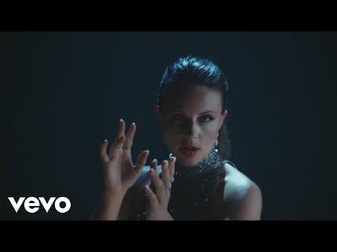 Ekaterina Shelehova - Fish In The Water